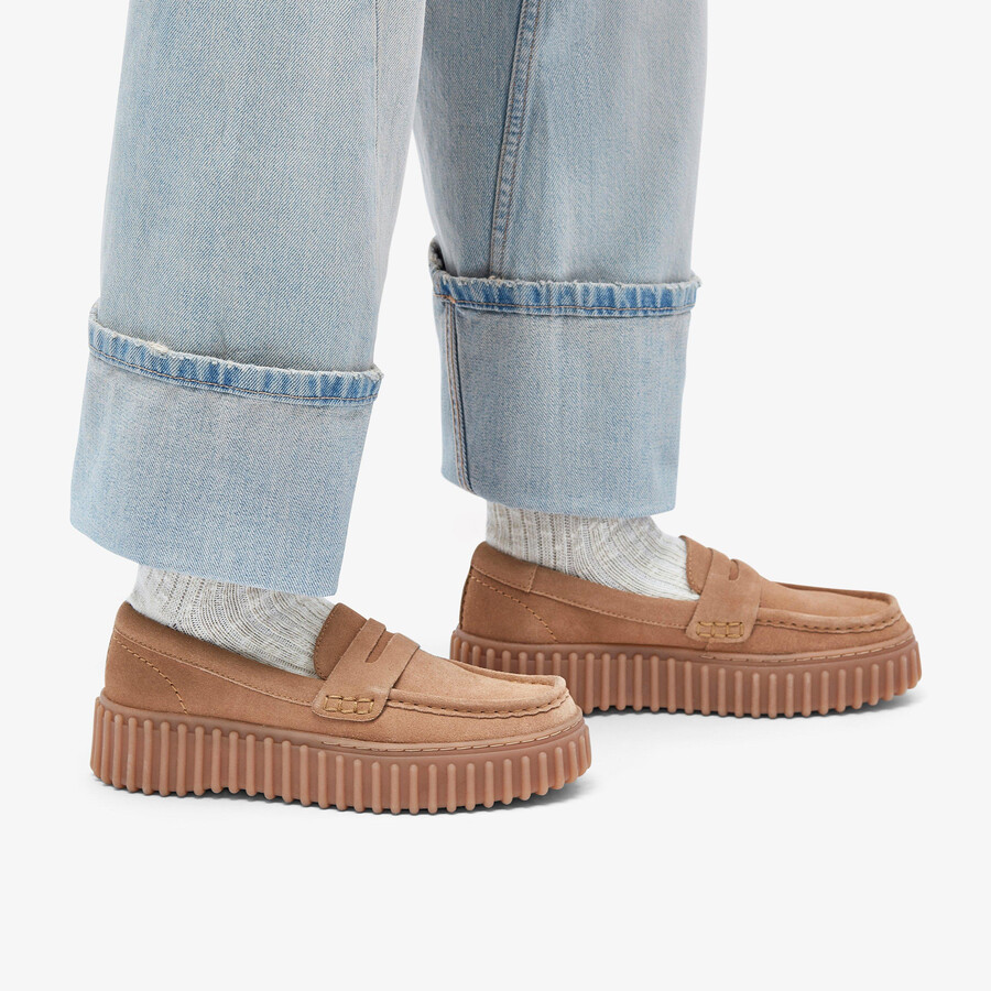 torhill penny loafer - light tan suede